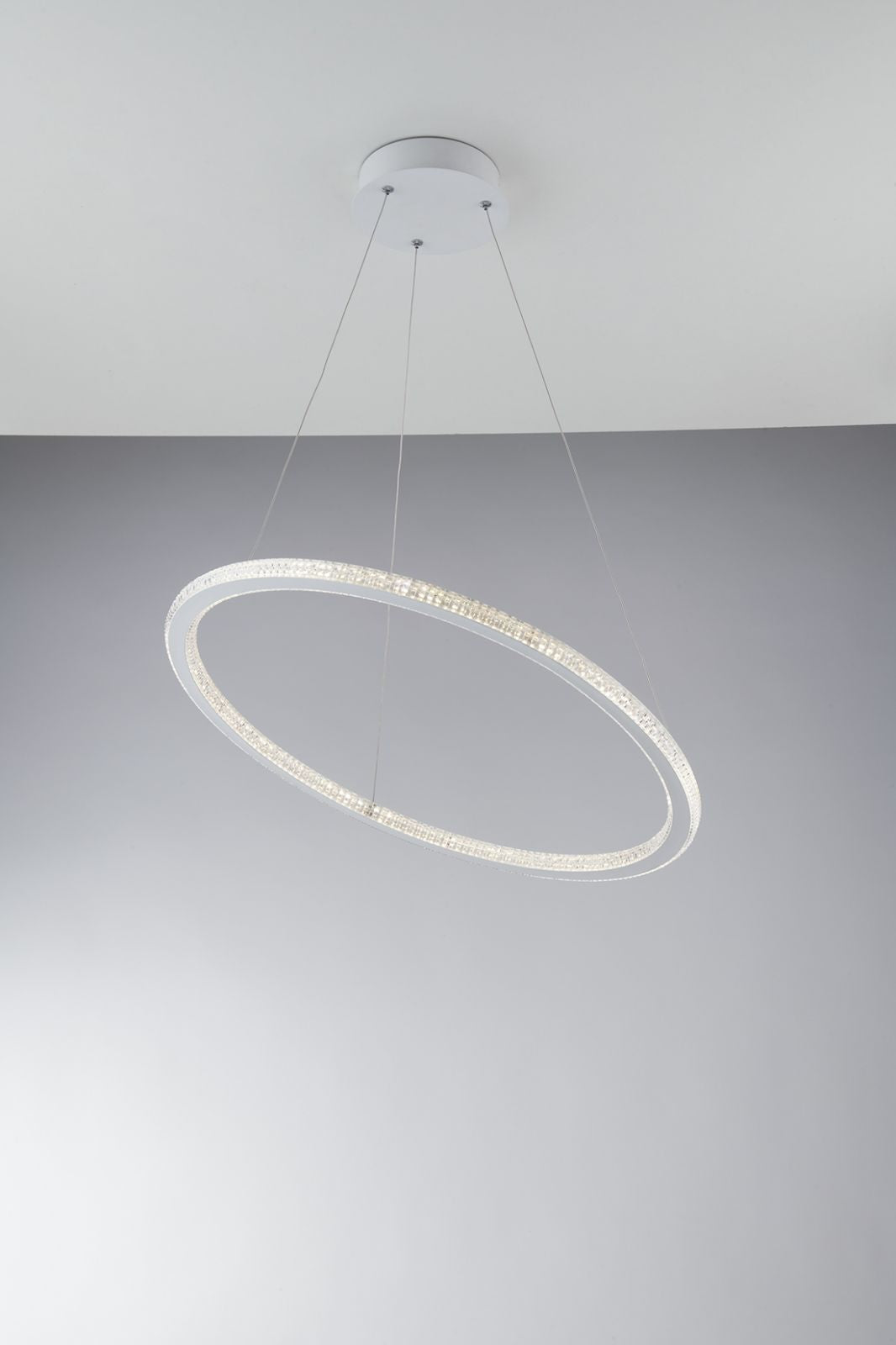 Sospensione LED in alluminio bianco impreziosita dal diffusore in acrilico diamantato 45W 588LM 3000-4000°k BRYANT-S1 Sospensione LED in alluminio bianco impreziosita dal diffusore in acrilico diamantato 45W 588LM 3000-4000°k BRYANT-S1